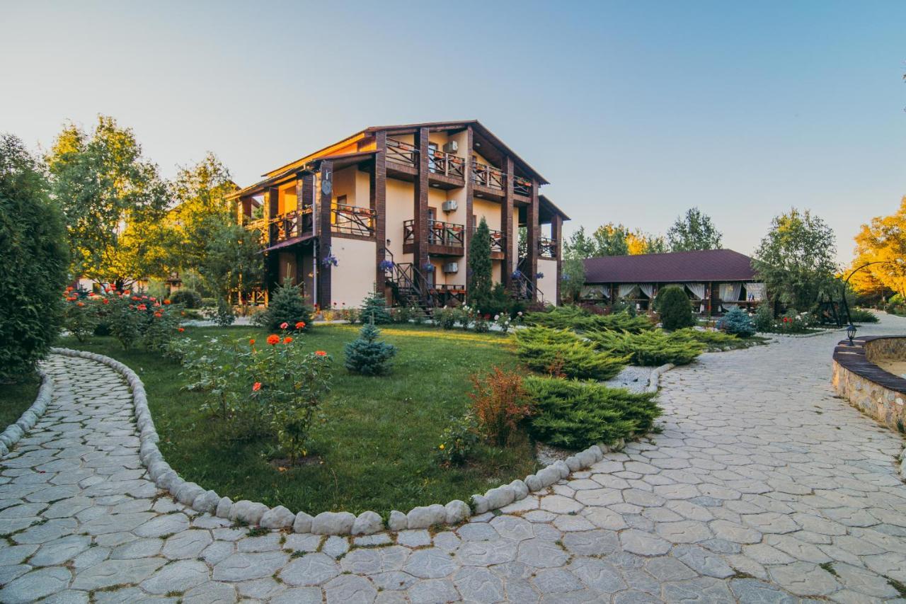 Котедж-Парк Славна Okhtyrka Exterior foto