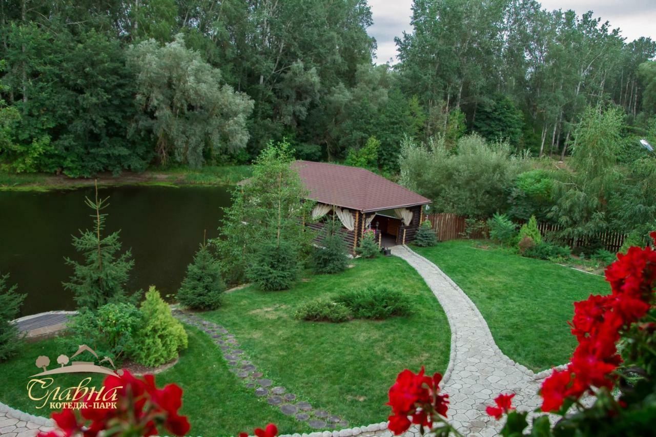Котедж-Парк Славна Okhtyrka Exterior foto